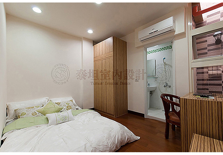 39/51 澎湖.馬公(顏公館)38 改造後的2F後間主臥室一景，原三面鄰戶包圍而失去採光及通風。