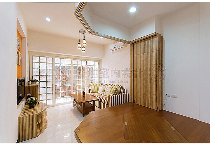 40/51 澎湖.馬公(顏公館)39 1F客廳及和室一景(和室是家族為了老奶奶而設，故又兼孝親和室)。