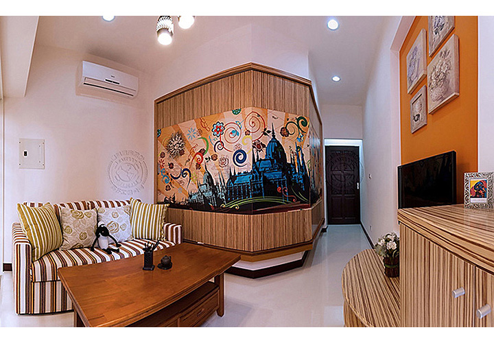 41/51 澎湖.馬公(顏公館)40 當屋主一族人沒有回來祭祖，可由他人託管為民宿(和室門關上後一景)(客廳與和室共存)。