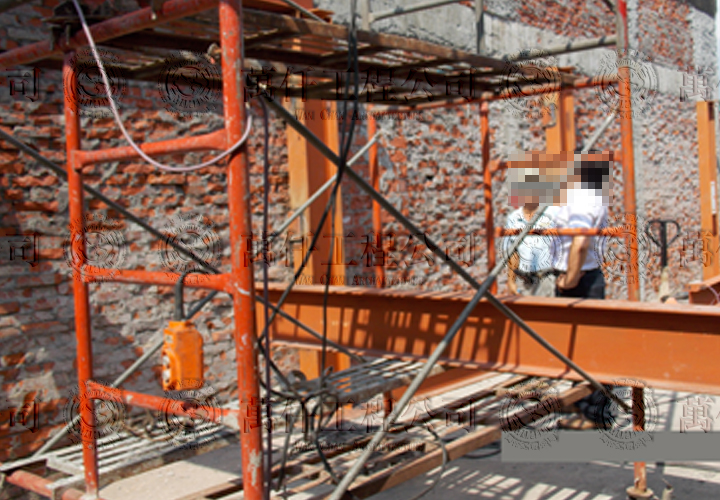 聽說昨天垂直水平測了一整天 (討論好再吊鋼骨