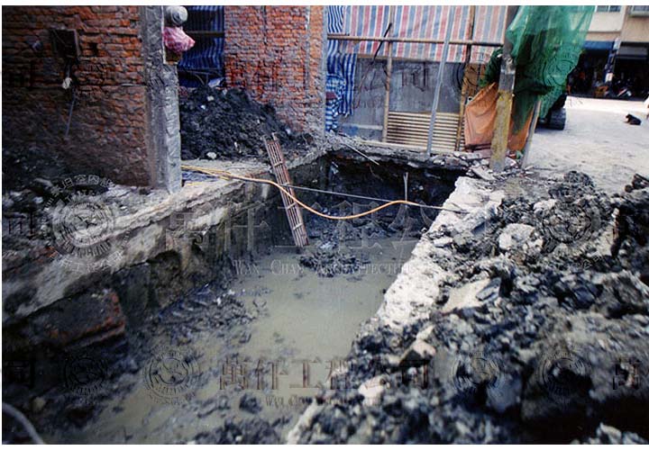 3/19 高雄.鼓山區(田、劉公館)02 前後各有一塊需要增建的空間，以筏式基礎結構施工，開挖至6尺深。