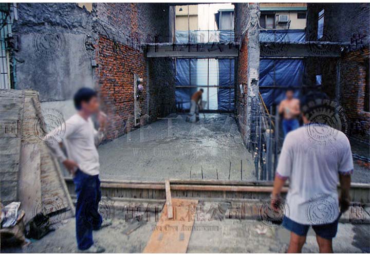 6/19 高雄.鼓山區(田、劉公館)05 灌漿中的一樓地板。