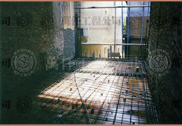 12/19 高雄.鼓山區(田、劉公館)11 二樓後半段增建雙層4分高拉筋鋼筋。