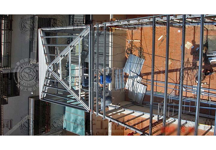 8/17 高雄.三民區(楊公館)07 俯視屋頂的鋼骨結構。