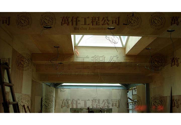 12/17 高雄.三民區(楊公館)11 仰視施工中的「天窗」，加強「健身房」的採光(天花板及壁板面都以「防潮」、「隔熱」、「隔音」方式裝潢施工)。