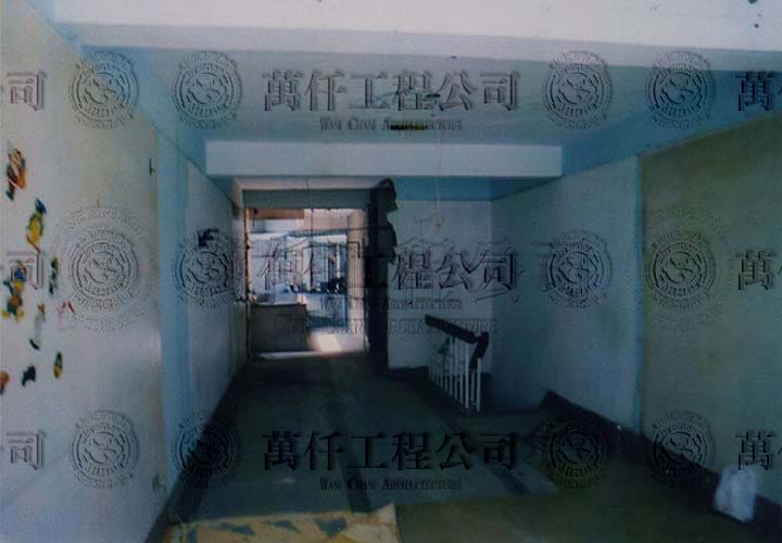 5/16 高雄.苓雅區(峇峇仕女美容沙龍館)04 拆除中的二樓後半部，未來會增建成「VIP室」及「茶水間」、「逃生門」。