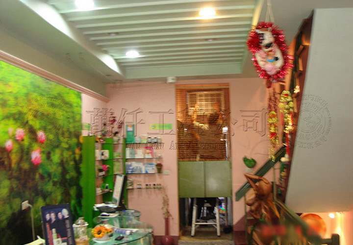 11/16 高雄.苓雅區(峇峇仕女美容沙龍館)10 翻修後的一樓天花板造型。